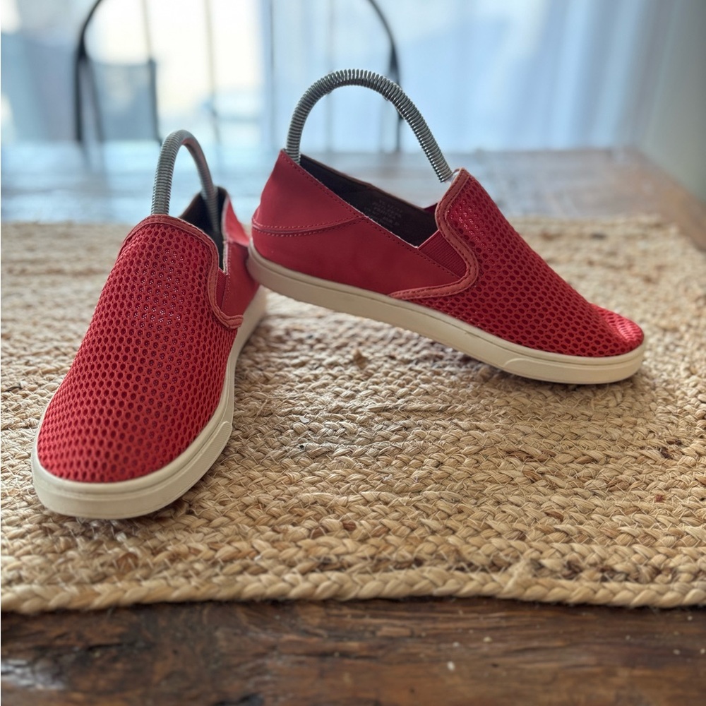 Olukai Pehuea Slip On Sneaker Womens 7 Red Mesh Comfort Shoe Loafer Drop Heel